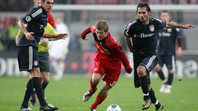Leihe nach Leverkusen von Januar 2009 bis Juli 2010; 4:2-Sieg im DFB-Pokal gegen Bayern München 2009