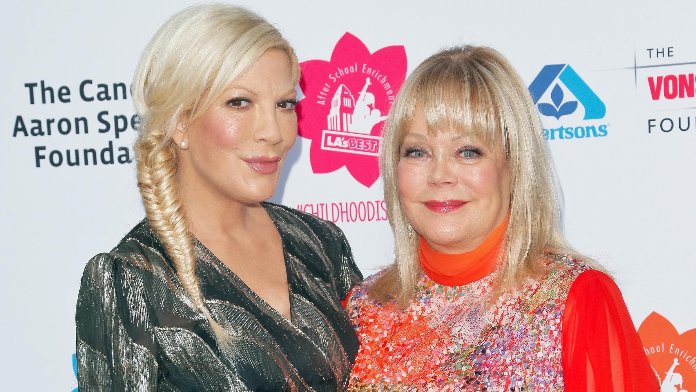 Mode-Fakes: Tori Spelling hat von Mama gelernt