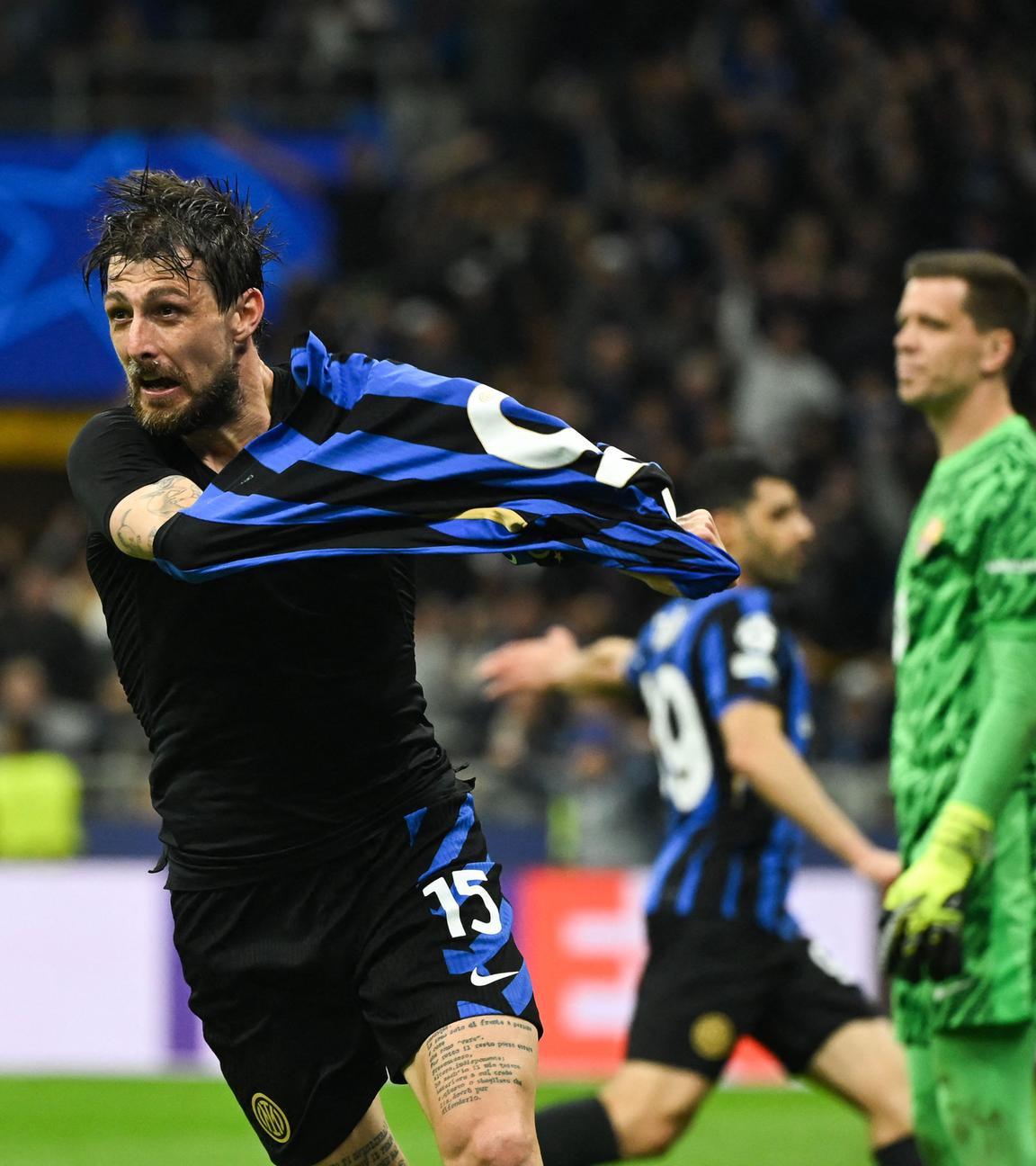 Francesco Acerbi bejubelt seinen Treffer für Inter Mailand.