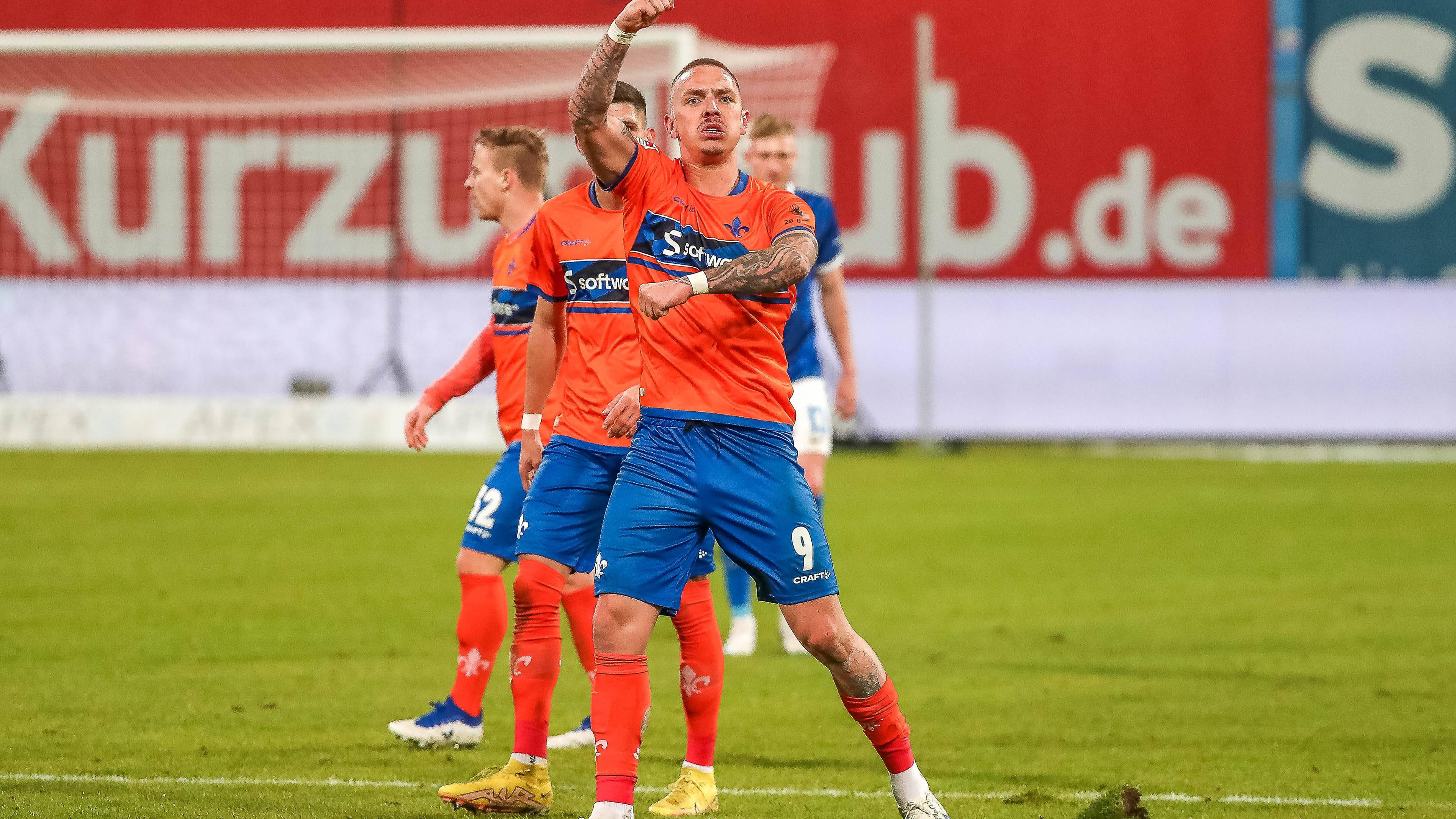 FC Hansa Rostock vs. SV Damrstadt 98, 18.02.2023, 2. Bundesliga, Torschütze Philipp Tietz (SV Damrstadt) jubelt nach seinem Tor zum 1:0
