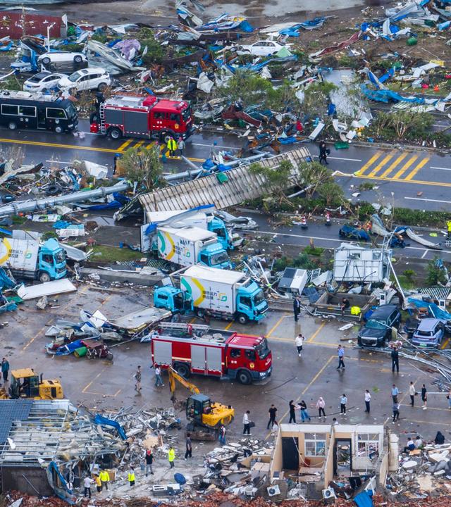 Ein Teil der Stadt Huanggang in der zentralchinesischen Provinz Hubei (China) wurde von einem Tornado verwüstet, aufgenommen am 0707.2026 