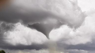 Bild eines Tornados über Cépie im französischen Département Aude.