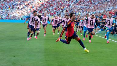 Der spanische Nationalspieler Ferran Torres jubelt nach seinem Treffer zum 1:0 in der WM-Finalpartie gegen ArgentinienDer spanische Nationalspieler Ferran Torres jubelt nach seinem Treffer zum 1:0 in der WM-Finalpartie gegen Argentinien