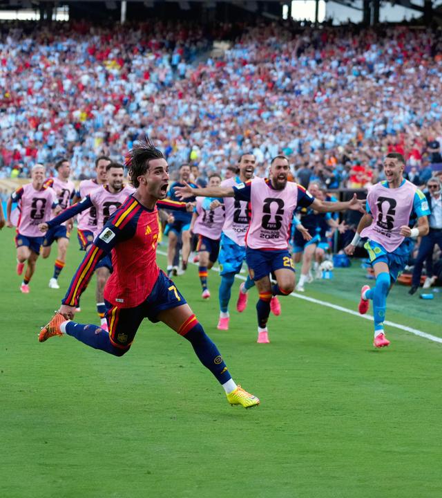 Der spanische Nationalspieler Ferran Torres jubelt nach seinem Treffer zum 1:0 in der WM-Finalpartie gegen ArgentinienDer spanische Nationalspieler Ferran Torres jubelt nach seinem Treffer zum 1:0 in der WM-Finalpartie gegen Argentinien