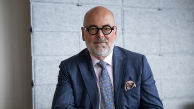 Torsten Albig, Cheflobbyist von Philip Morris Deutschland und ehemaliger Ministerpräsident von Schleswig-Holstein, aufgenommen in der Berliner Repräsentanz von Philip Morris am 31.08.2023. 