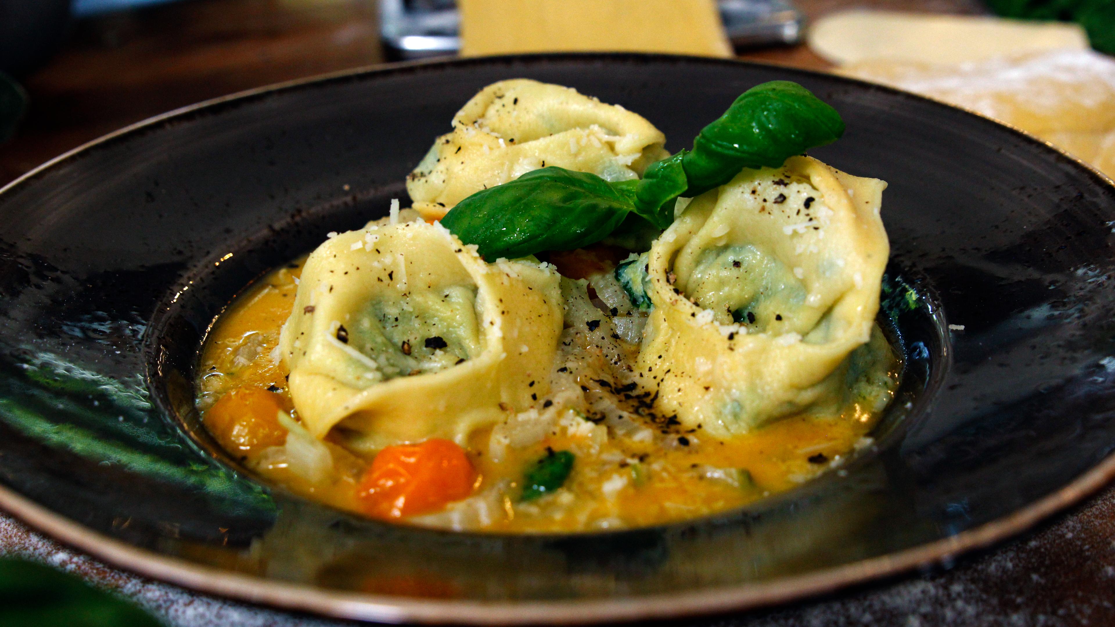 Tortelloni mit Sommerfüllung