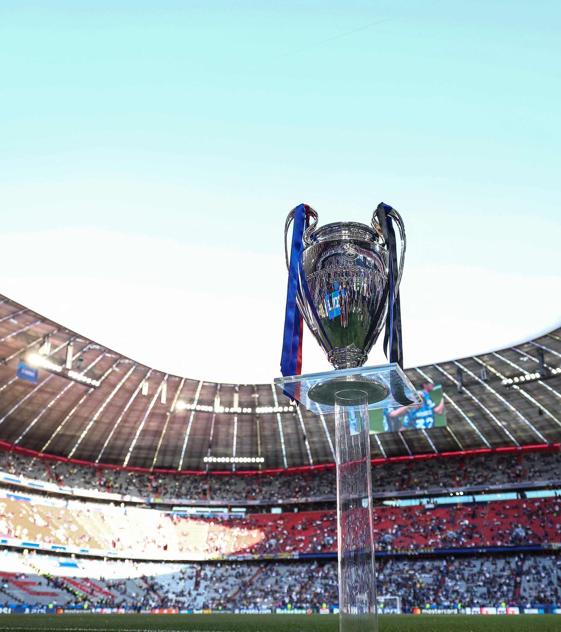 Der Pokal vor dem Finale der Champions League am 31.05.25.