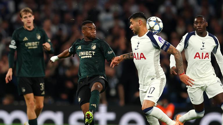 Youssoufa Moukoko und Cristian Romero