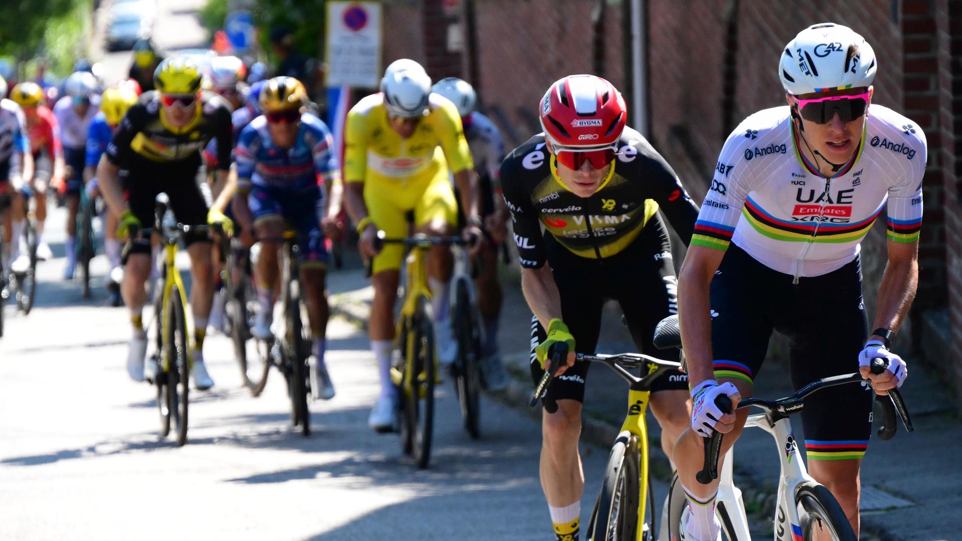 Radsportler in Aktion bei der Tour de France.