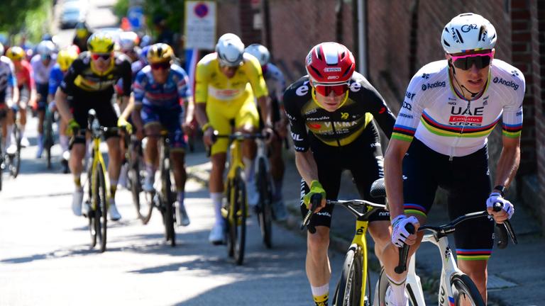 Radsportler in Aktion bei der Tour de France.