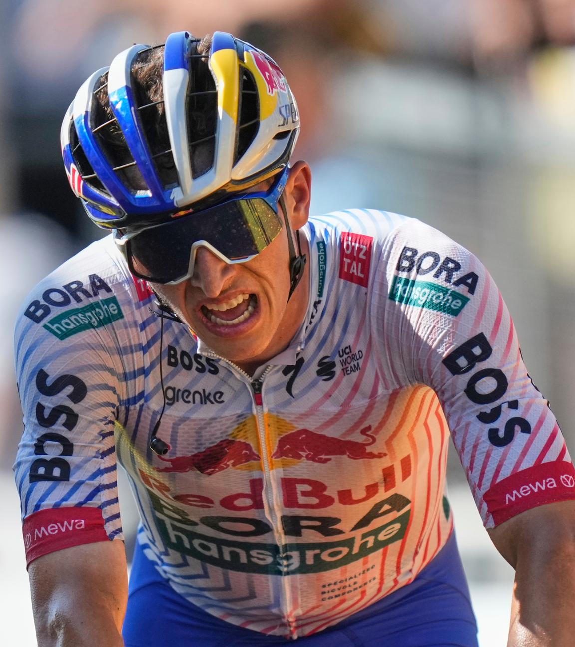 Florian Lipowitz aus Deutschland in Aktion bei der Tour de France.