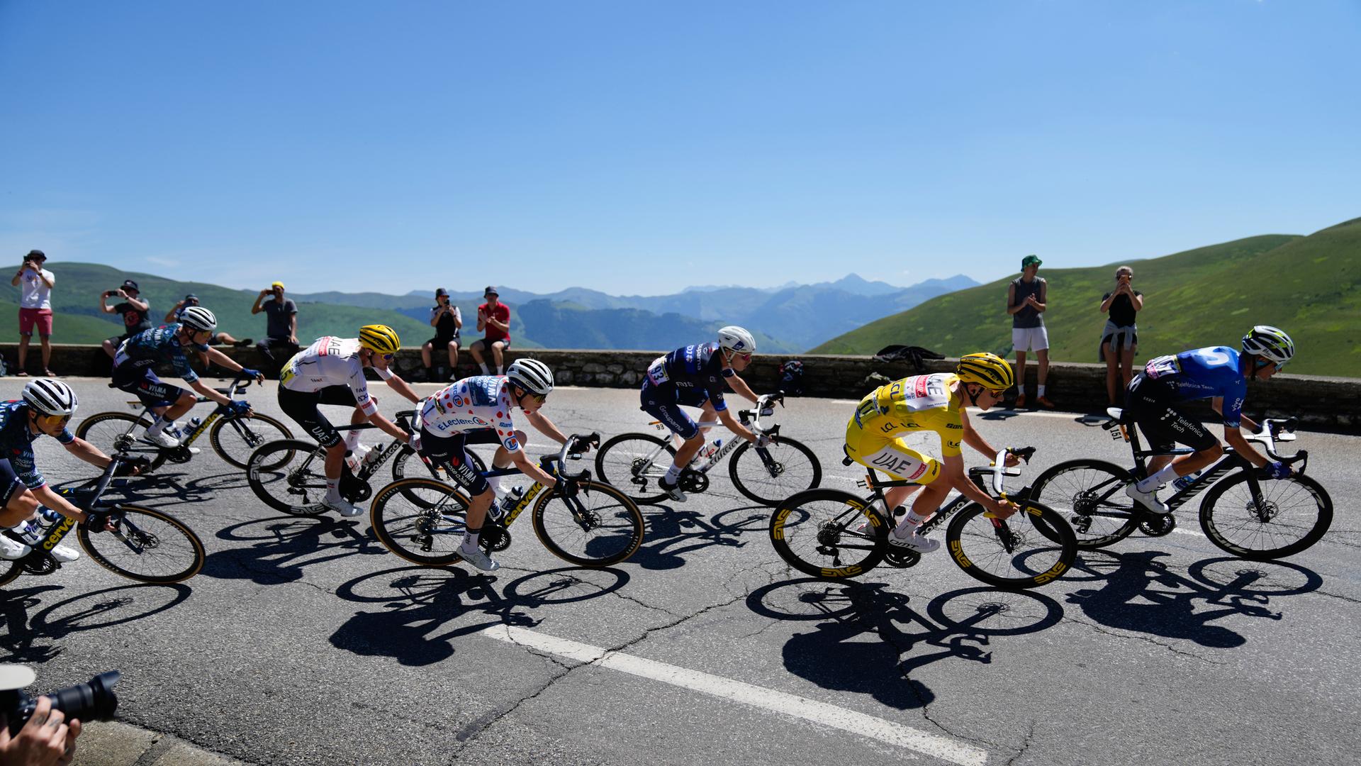 Die Teilnehmer der Tour de France (Archivbild von 2024)