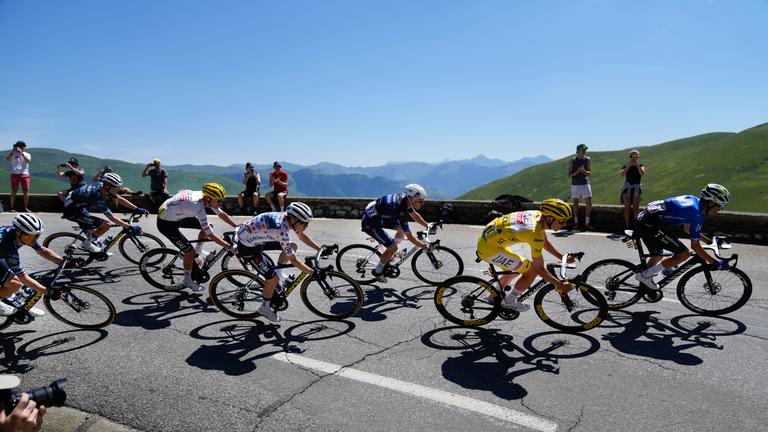 Die Teilnehmer der Tour de France (Archivbild von 2024)