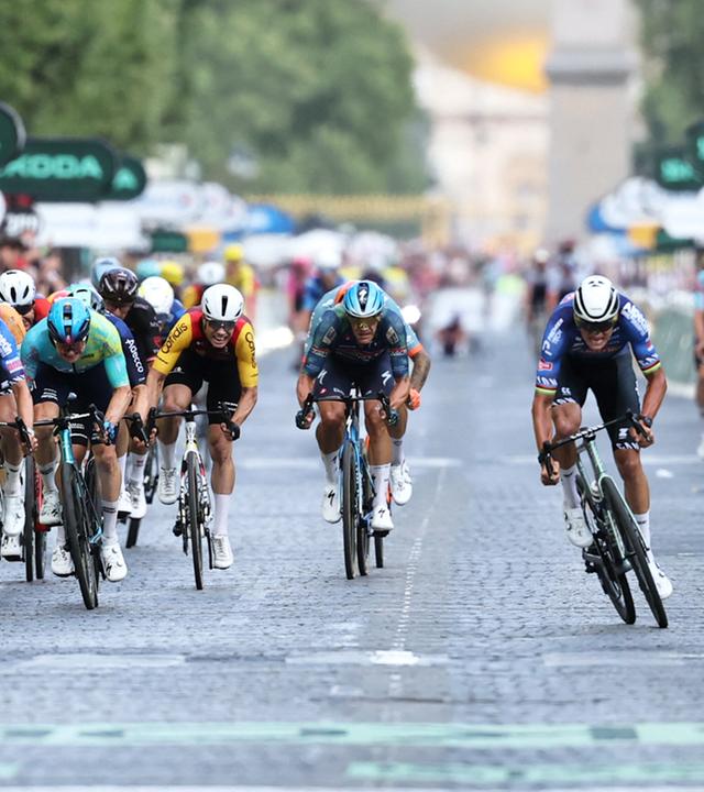 Tour de France: Schlussspurt auf der letzten Etappe in Paris