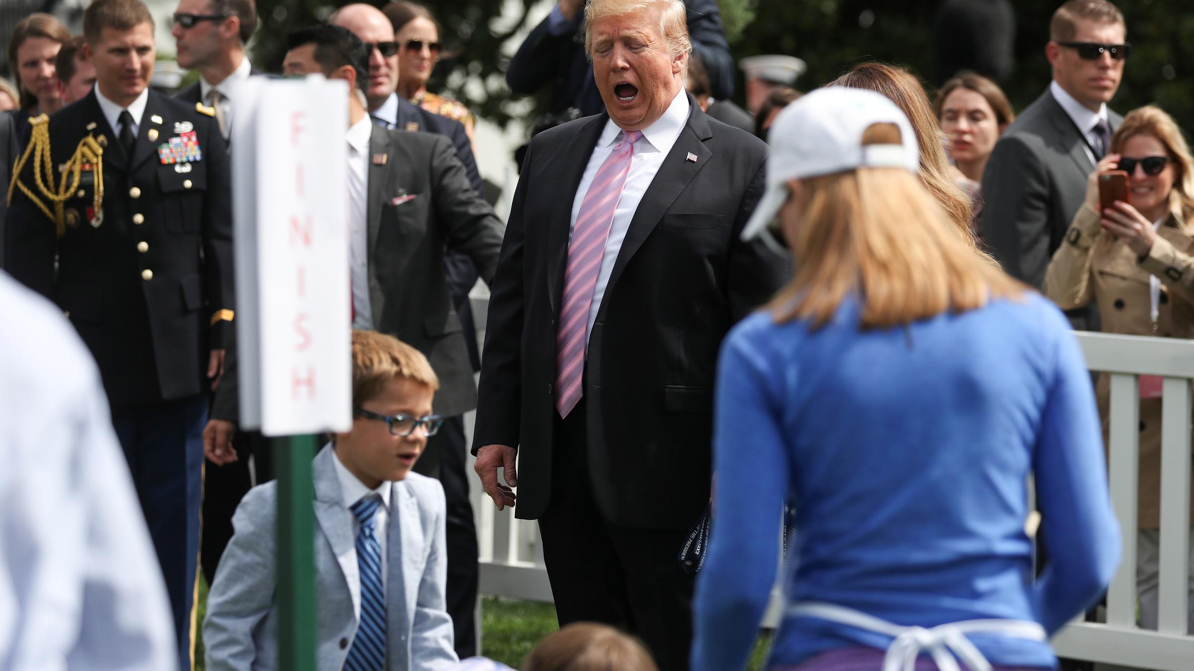 Trump gähnt während des Ostereierrollens in Washington am 22.04.2019