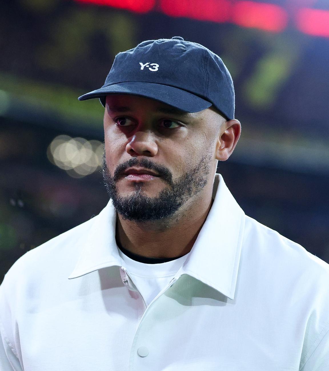 Trainer Vincent Kompany von FC Bayern München am 18.10.2025 in der Allianz-Arena in München.