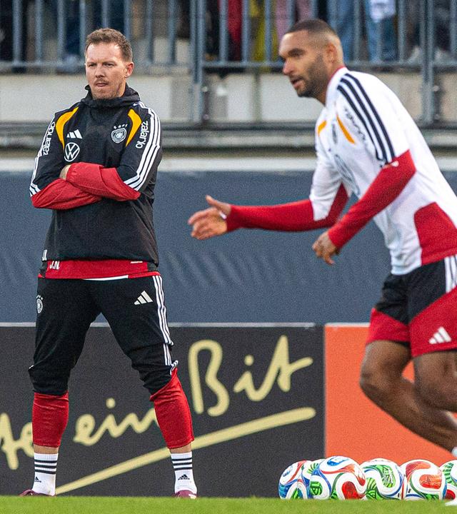 Trainer Julian Nagelsmann und Jonathan Tah