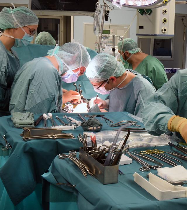 Nierentransplantation im Transplantationszentrum am Universitaetsklinikum in Leipzig