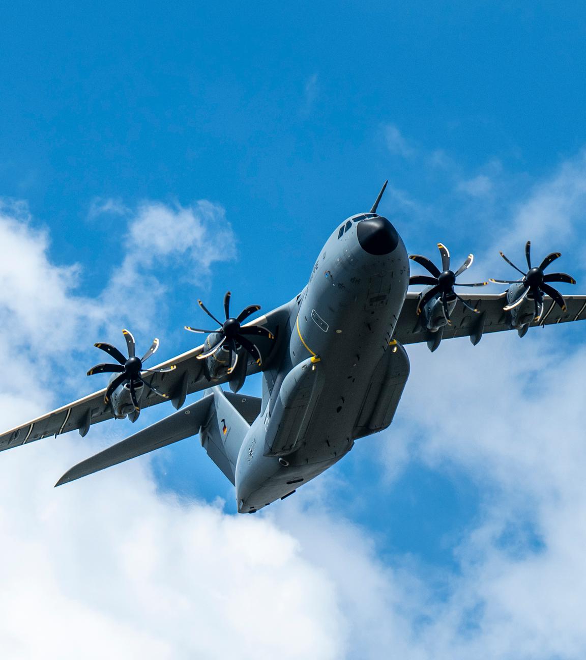 Nordrhein-Westfalen, Warendorf: Das größte Transportflugzeug der Bundeswehr, der Airbus A400 M