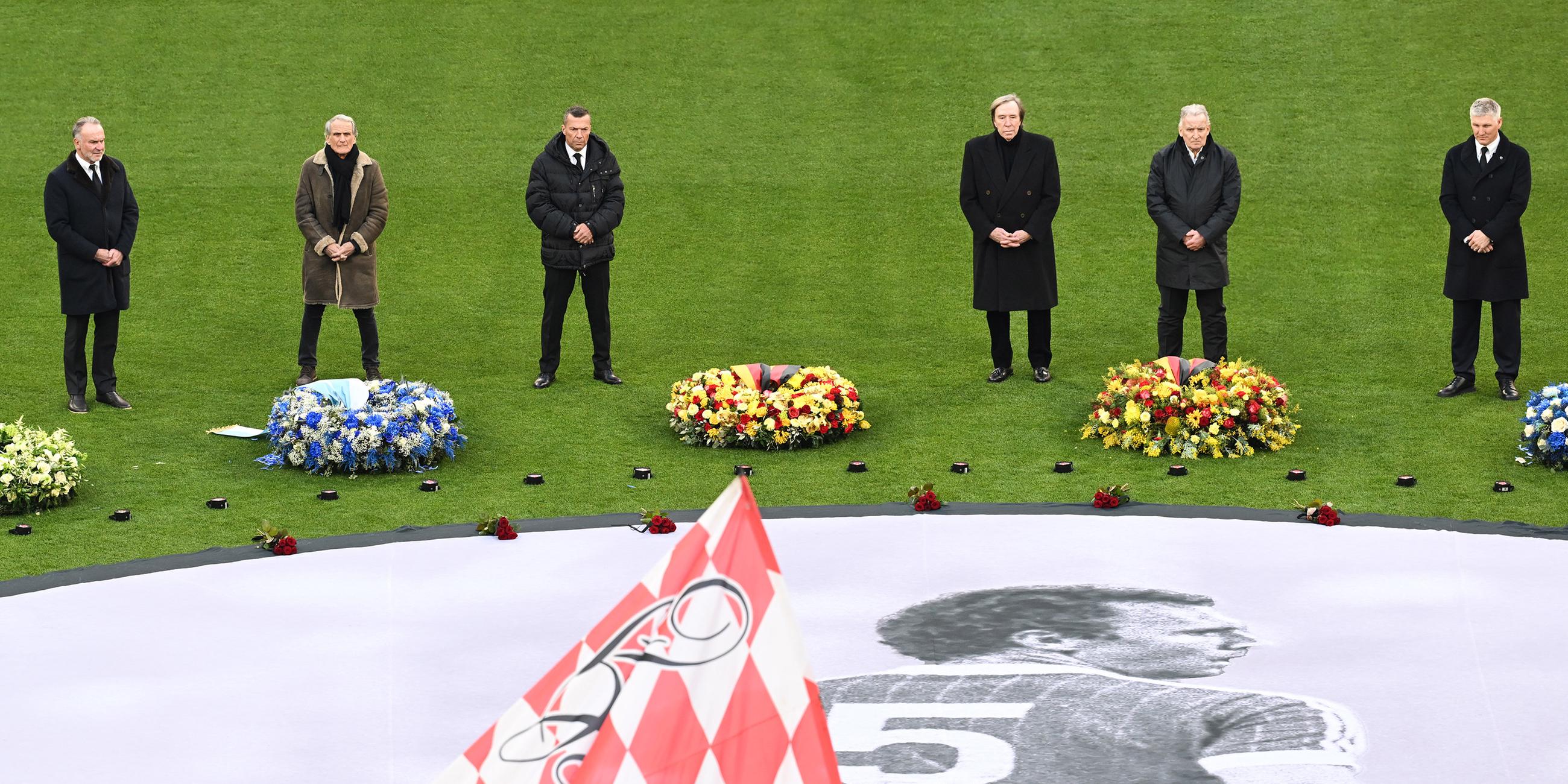 Karl-Heinz Rummenigge, Wolfgang Overath, Lothar Matthäus, Günter Netzer, Andy Brehme und Bastian Schweinsteiger