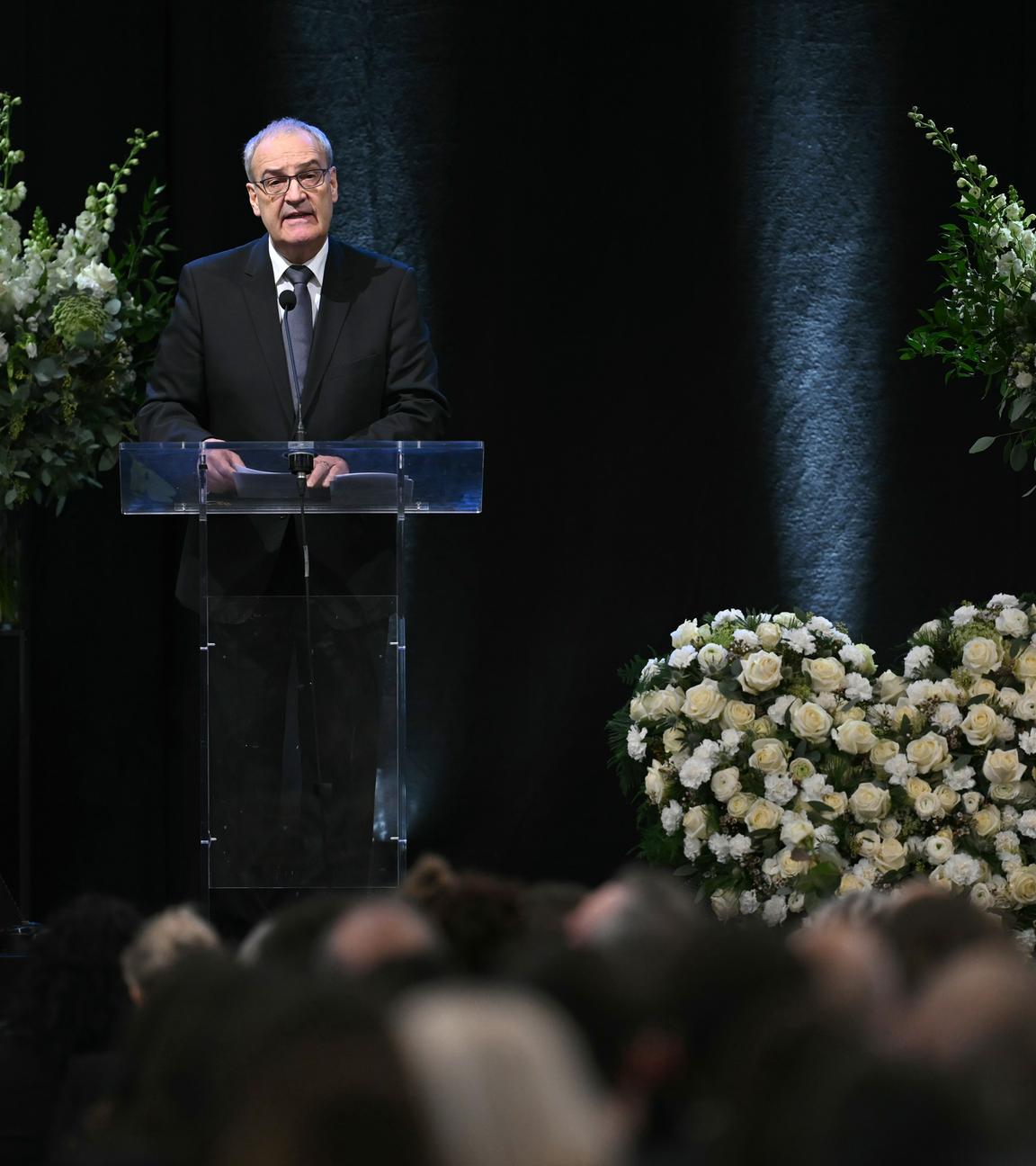 Der Schweizer Bundespräsident Guy Parmelin hält eine Rede bei der Gedenkfeier für die Opfer des tödlichen Feuers, das in der Silvesternacht in Crans-Montana ausgebrochen war.