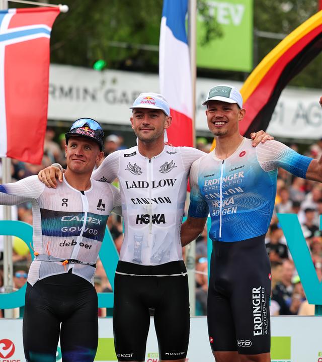 Die Sieger( l-r): Kristian Blummenfelt, Sam Laidlow, Rico Bogen am 05.07.2026 in Roth.