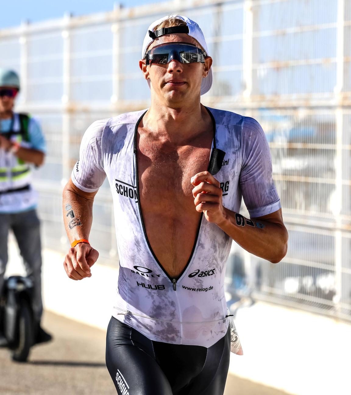 Deutschlands Jonas Schomburg in Aktion bei der Triathlon-WM in Marbella.