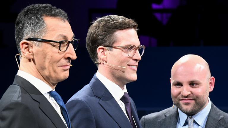 Baden-Württemberg, Stuttgart: Die Spitzenkandidaten zur Landtagswahl, Cem Özdemir (Grüne, l-r), Manuel Hagel (CDU) und Markus Frohnmaier (AfD), treffen beim Triell aufeinander.