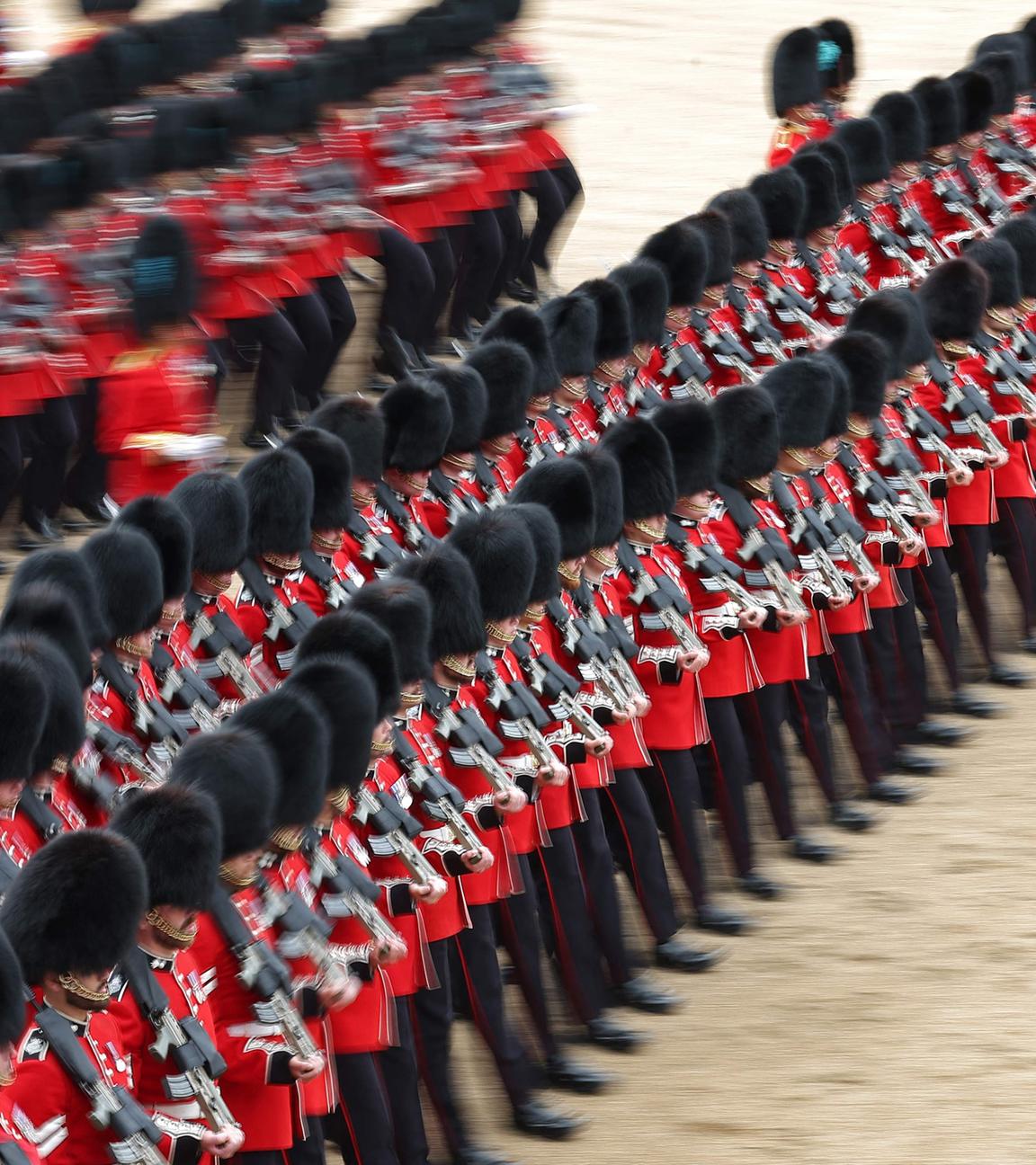 Britisches Militär bei der Geburtstagsparade von König Charles -  Trooping the Colour 