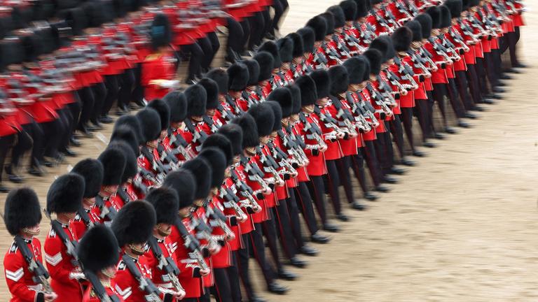 Britisches Militär bei der Geburtstagsparade von König Charles -  Trooping the Colour 