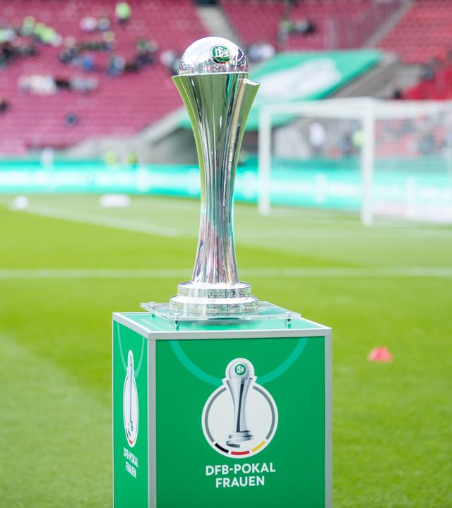 Pokal im DFB-Pokal der Frauen