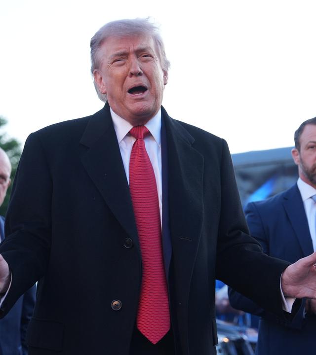 Trump forderte erneut den Iran auf, schnell eine FriedeTrump forderte erneut den Iran auf, schnell eine Friedensvereinbarung zu unterzeichnen - sonst werde es noch härtere Angriffe geben.nsvereinbarung zu unterzeichnen.