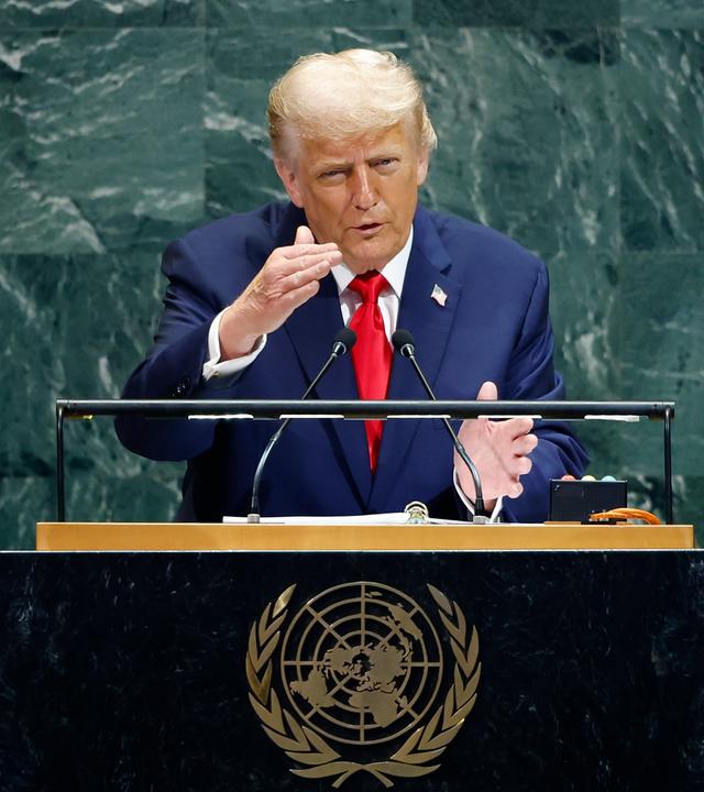 Trump warf den Veranstaltern im vergangenen Jahr Sabotage vor, nachdem Rolltreppen und Teleprompter ausgefallen waren.