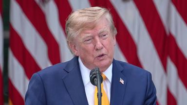 Donald Trump, Präsident der USA, hält im Rosengarten des Weißen Hauses eine Rede anlässlich einer Veranstaltung zum Schuljahresbeginn.