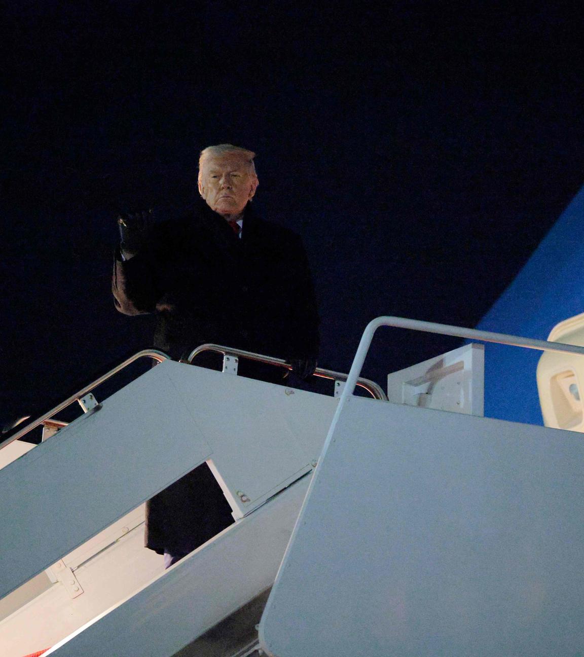 Trump kurz vor dem Abflug nach Davos am Dienstagabend. 