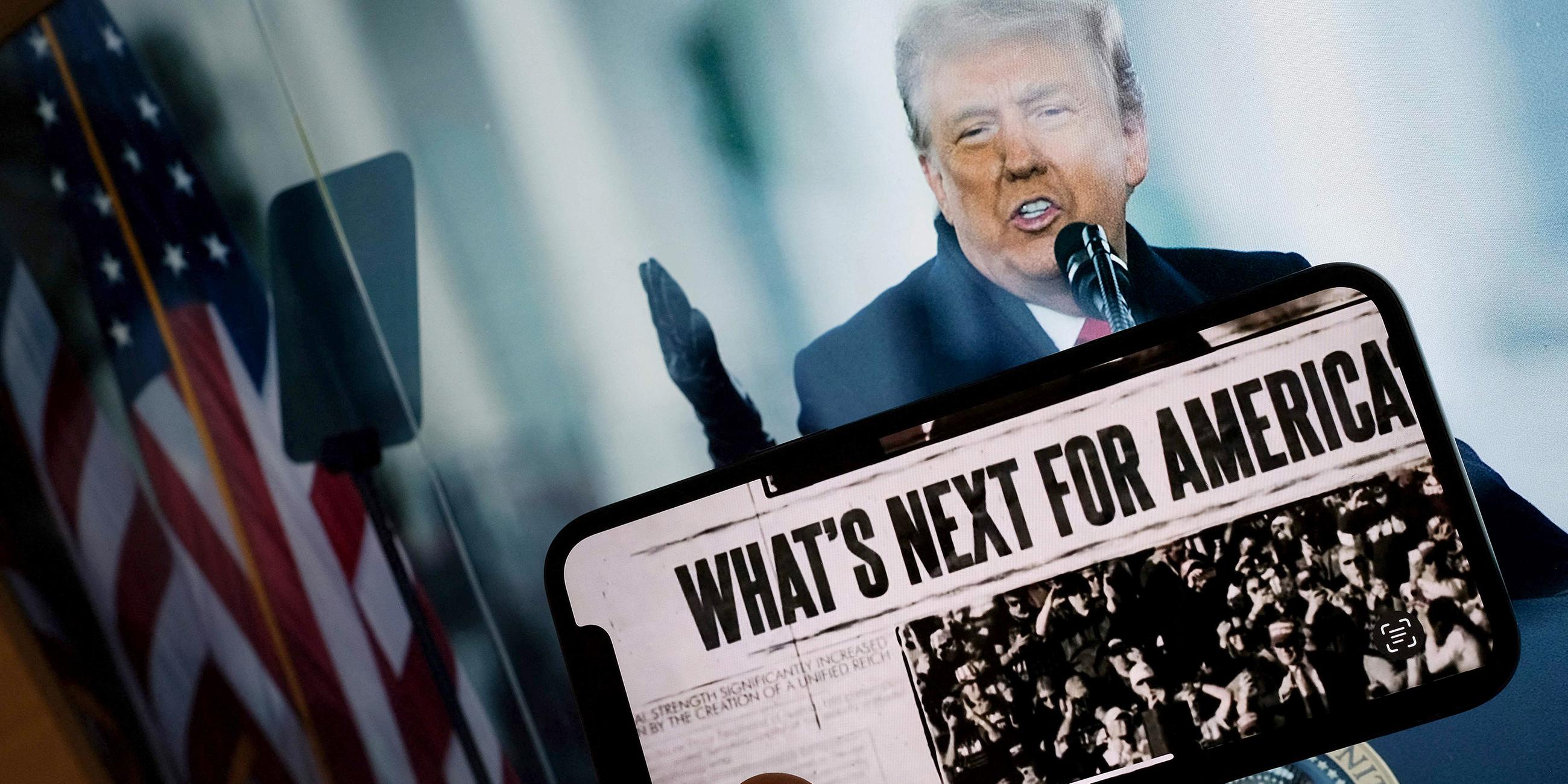 Smartphone mit Screen von Truth Social und der Schrift "What's next for america?"