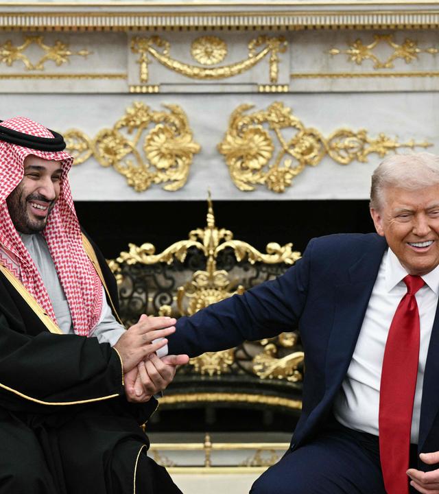 US-Präsident Donald Trump und der saudische Kronprinz Mohammed bin Salman sprechen im Oval Office des Weißen Hauses.