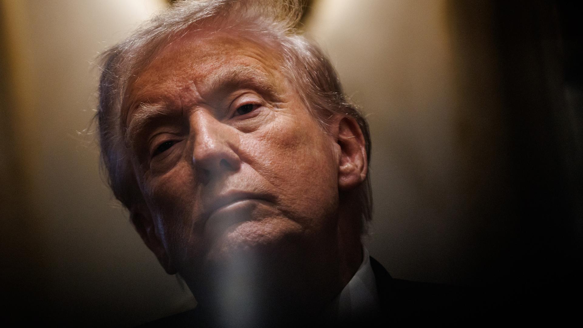 US-Präsident Donald Trump während einer Kabinettssitzung im Weißen Haus am 9. Oktober 2025 in Washington, D.C.