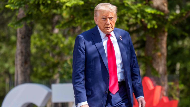 US-Präsident Donald Trump bei seiner Ankunft beim G7-Gipfel in Kananskis, Kanada