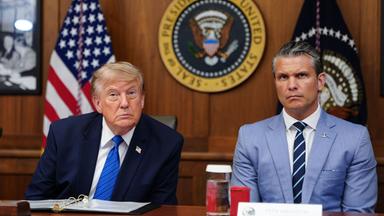 US-Präsident Trump und US-Verteidigungsminister Hegseth.