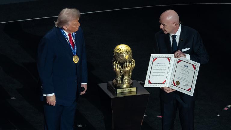 Donald Trump und Gianni Infantino in Washington am 05.12.25