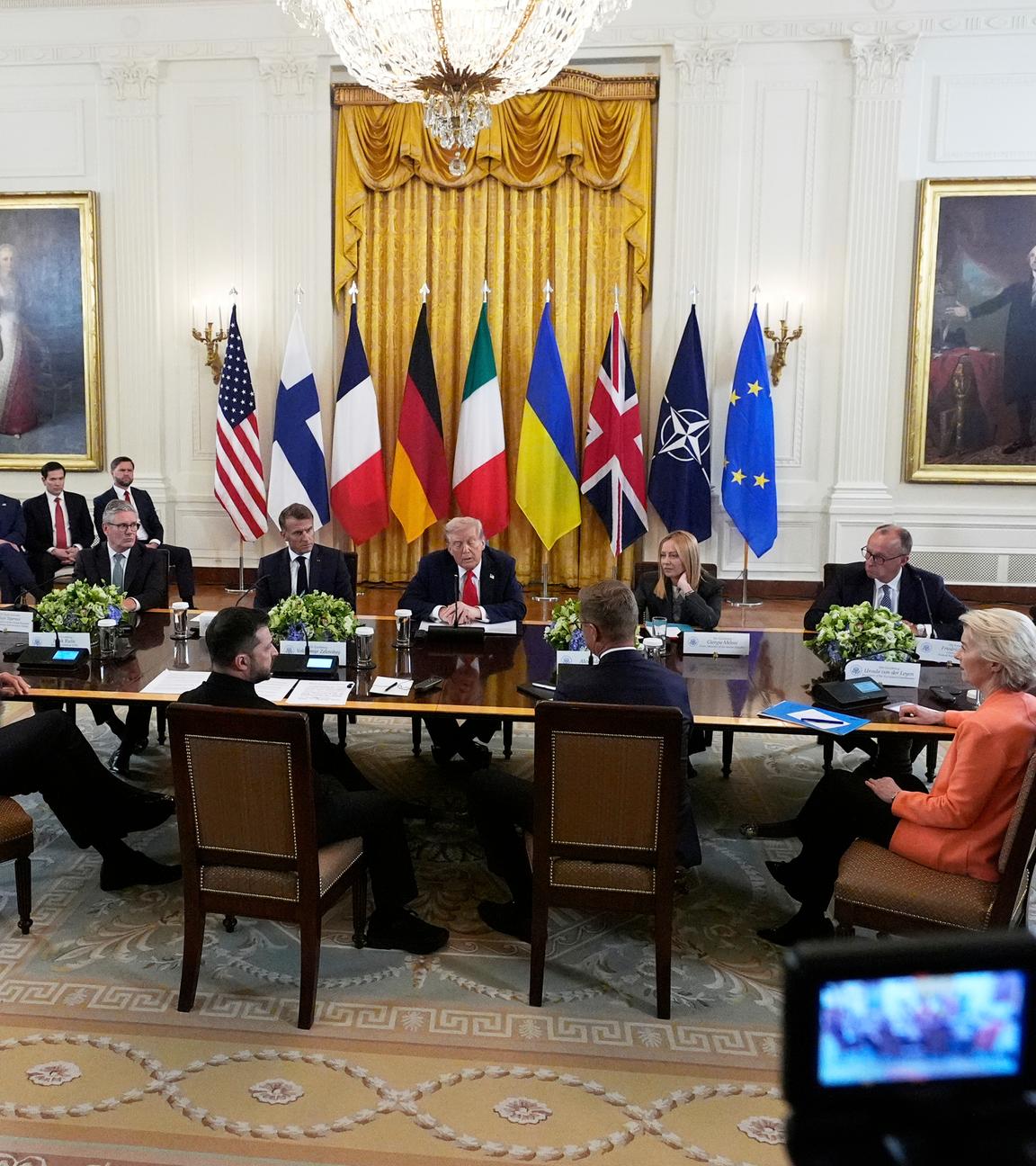 Präsident Donald Trump trifft im Weißen Haus internationale Spitzenpolitiker, darunter Keir Starmer, Emmanuel Macron, Giorgia Meloni, Friedrich Merz, Mark Rutte, Wolodymyr Selenskyj, Alexander Stubb und Ursula von der Leyen.