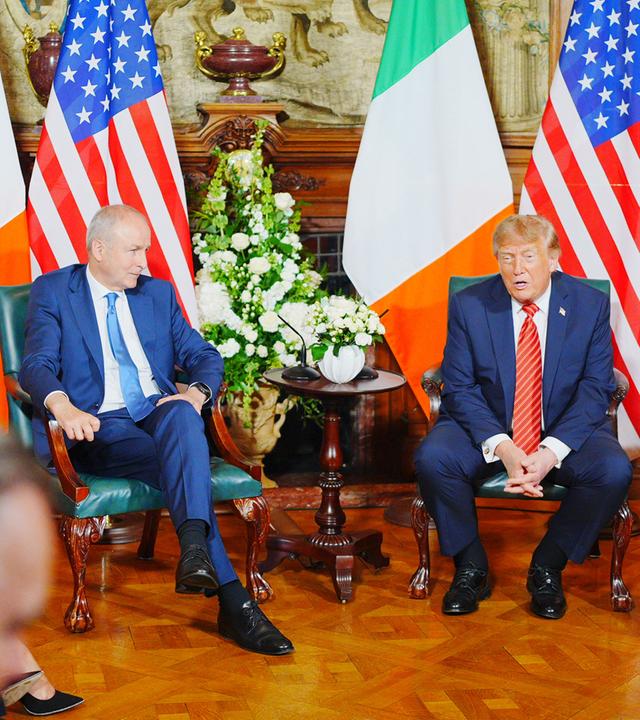 US-Präsident Donald Trump während eines Treffens mit Micheál Martin im Farmleigh House in Dublin während seines Besuchs in Irland.