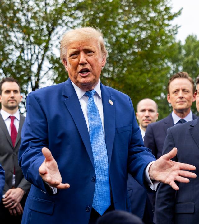 US-Präsident Donald Trump spricht bei einem Treffen mit Chefs von KI-Unternehmen in Washington.