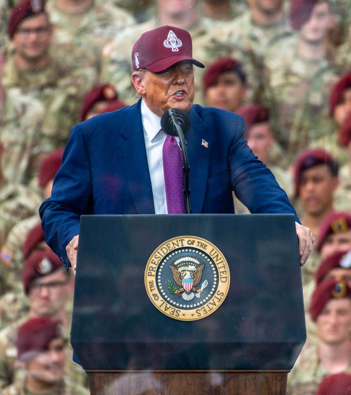 US-Präsident Donald Trump spricht in Fort Bragg zur Feier des 250-jährigen Bestehens der US-Armee