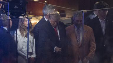 US-Präsident Donald Trump und seine Enkelin Kai Madison Trump besuchen das NBA-Finale.