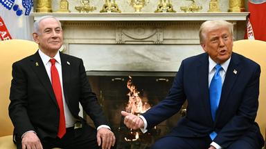 TOPSHOT-US-ISRAEL-DIPLOMACY-NETANYAHU-TRUMP