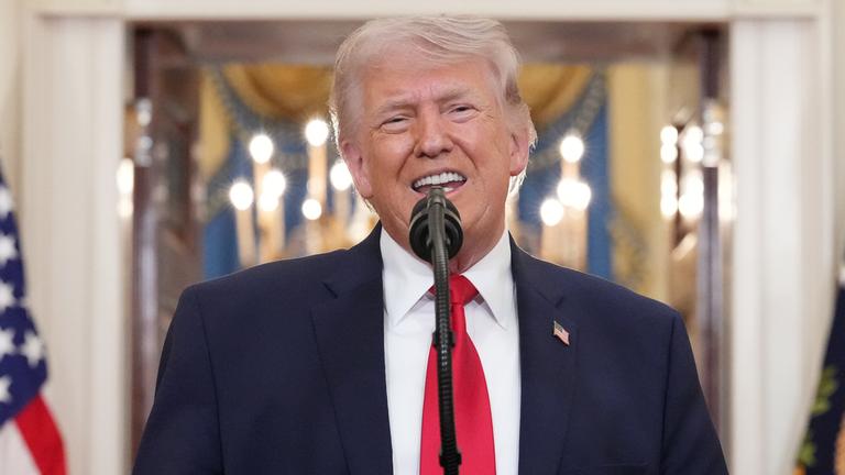 US-Präsident Donald Trump spricht über den Iran-Krieg in einer Rede an die Nation in der Cross Hall des Weißen Hauses in Washington.