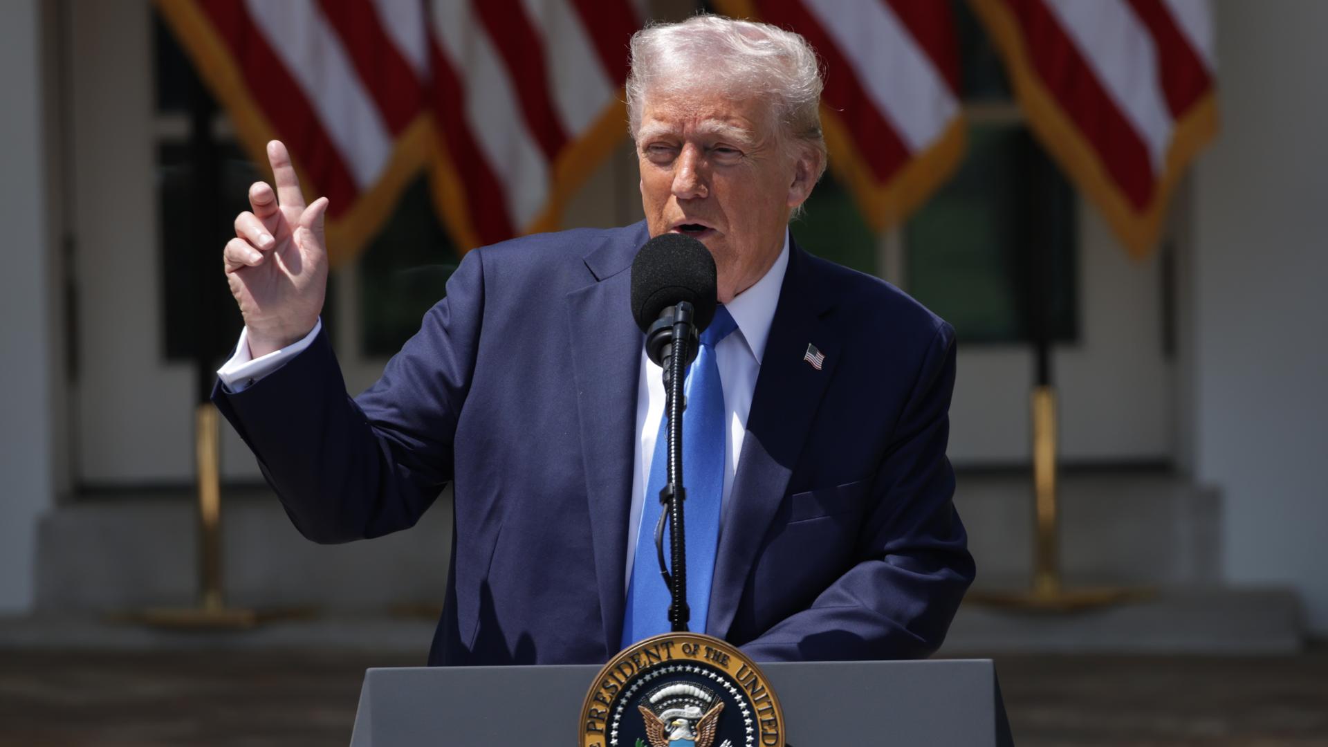 Donald Trump am "National Day of Prayer"-Event im Rosengarten des Weißen Hauses