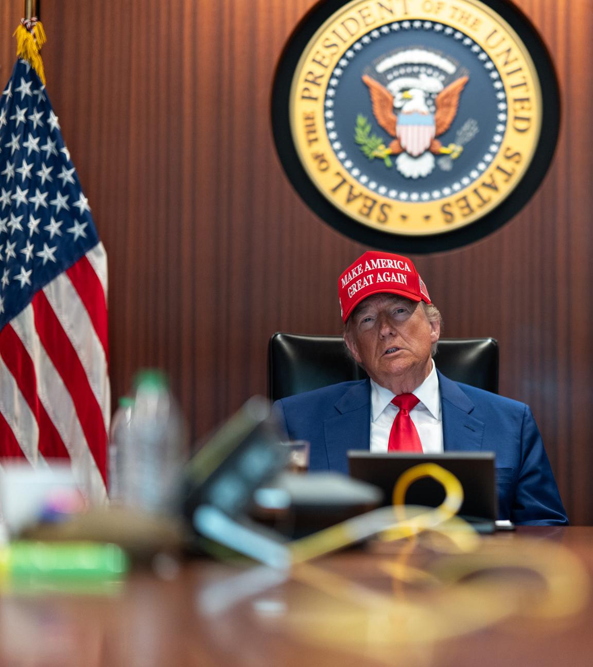 Trump verfolgt den US Angriff im Situation Room